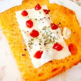 トマト食パンで❤︎胡桃バジルチーズ☆トースト
